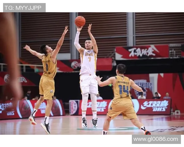 北京篮球队在冠军赛中的速度优势与战术分析探讨 北京篮球队在冠军赛中的速度优势与战术分析探讨