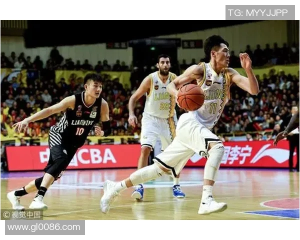 南京篮球队与广州篮球队的耐力较量赛后深度分析与反思 南京篮球队与广州篮球队的耐力较量赛后深度分析与反思