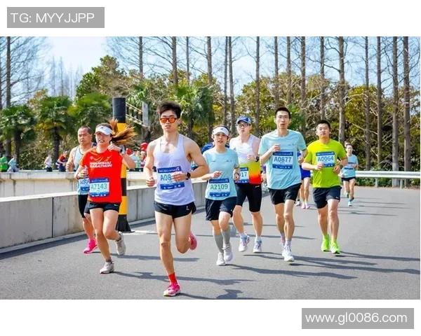 城市马拉松回顾:上海飞盘队展现团队力量与拼搏精神 城市马拉松回顾:上海飞盘队展现团队力量与拼搏精神