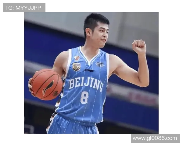 方硕的篮球之路：从青涩少年到职业赛场的辉煌历程与未来展望