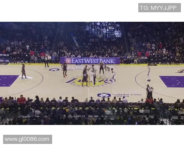 湖人对阵热火精彩对决回顾11月19日比赛亮点与精彩瞬间分析