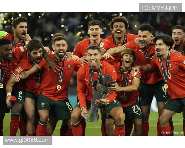 竞技队与克鲁塞罗的激烈对决展现足球魅力与团队精神