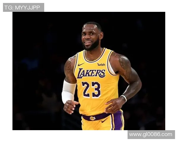 詹姆斯的传奇之路：从天赋少年到NBA历史巨星的成长历程