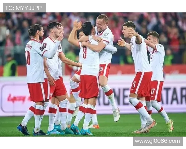 莱万领衔球队新征程展现超凡实力助力争冠梦想 莱万领衔球队新征程展现超凡实力助力争冠梦想