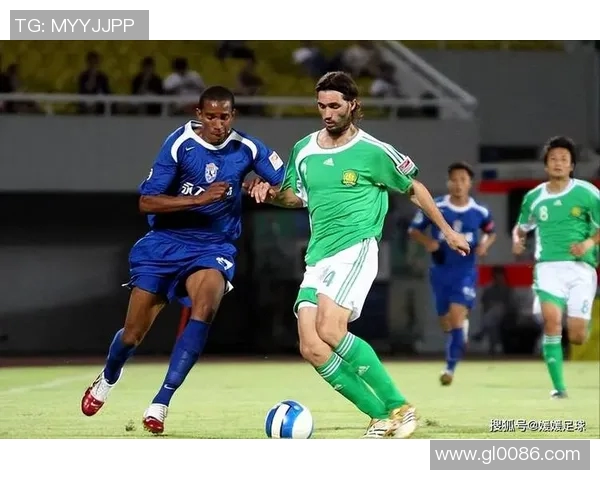 雅典队与莫陆军的激烈对决揭示了足球战术的博弈与激情