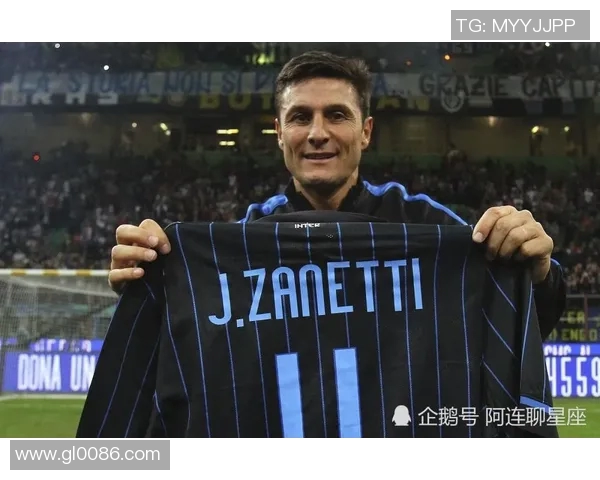 孙兴O的传奇之路：从青涩少年到足球巨星的成长历程与心路历程