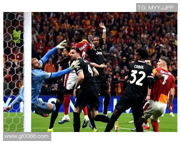 皇马与巴黎的巅峰对决直播球迷热情高涨共同见证精彩瞬间