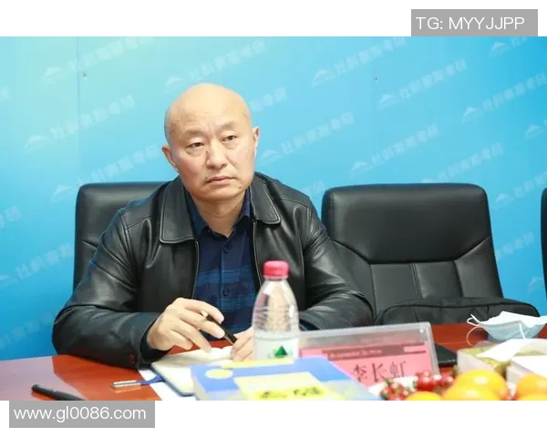 成都篮球队盯防策略分析与比赛表现的得失探讨MBA