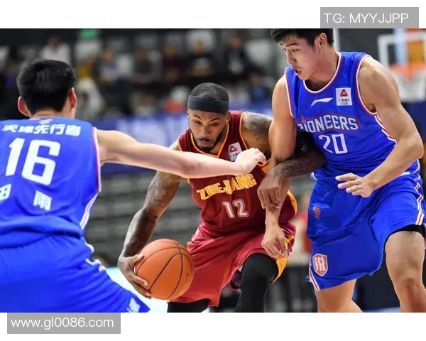 马库斯斯马特的篮球之路与领导力:从新秀到球队核心的成长故事 马库斯斯马特的篮球之路与领导力:从新秀到球队核心的成长故事