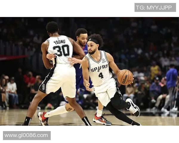 马重阳精彩解说快船与马刺激战全场精彩瞬间回顾与分析