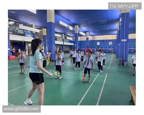 从基础到精通：全面提升羽毛球力量的实用指南与训练技巧