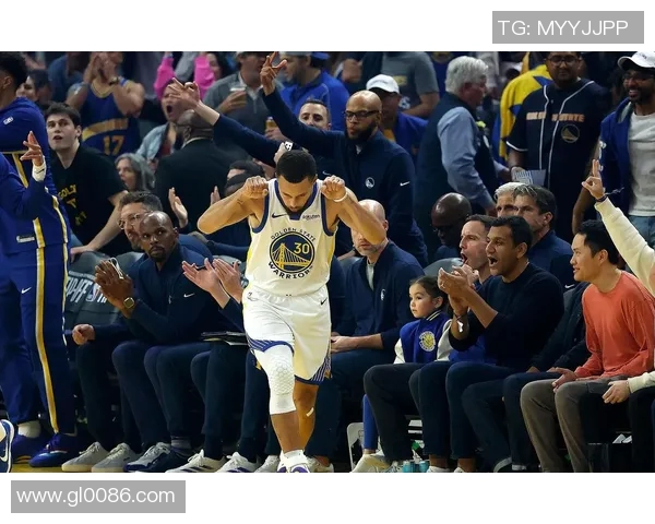 勇士与掘金在NBA夏季联赛中激战正酣新星表现引人瞩目 勇士与掘金在NBA夏季联赛中激战正酣新星表现引人瞩目