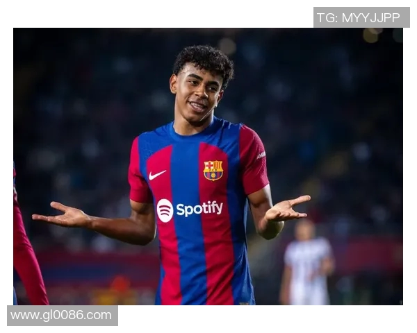 哈维西蒙斯：年轻天才如何在足球世界中崭露头角与未来展望