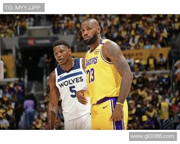 昆山与四川的精彩对决:篮球场上的激情碰撞与战术较量 昆山与四川的精彩对决:篮球场上的激情碰撞与战术较量